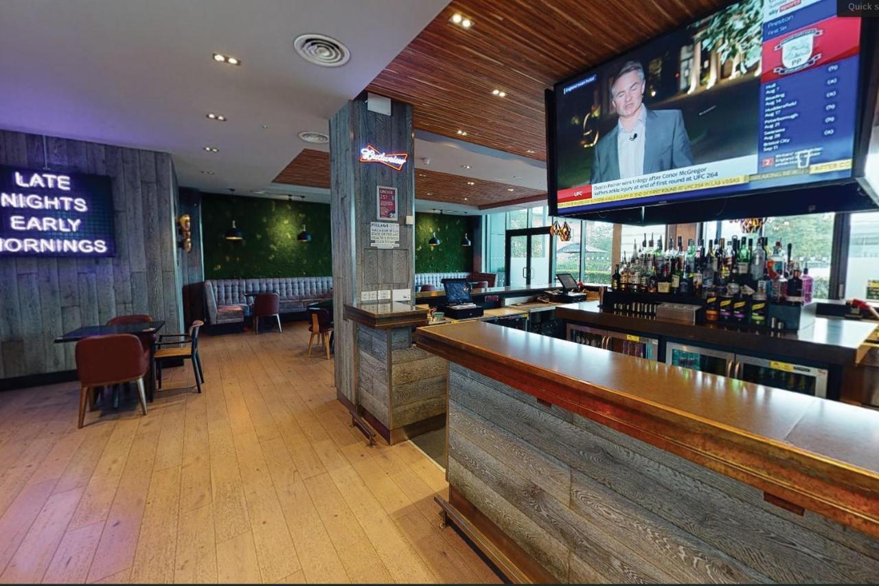 Village Hotel Solihull Exterior foto