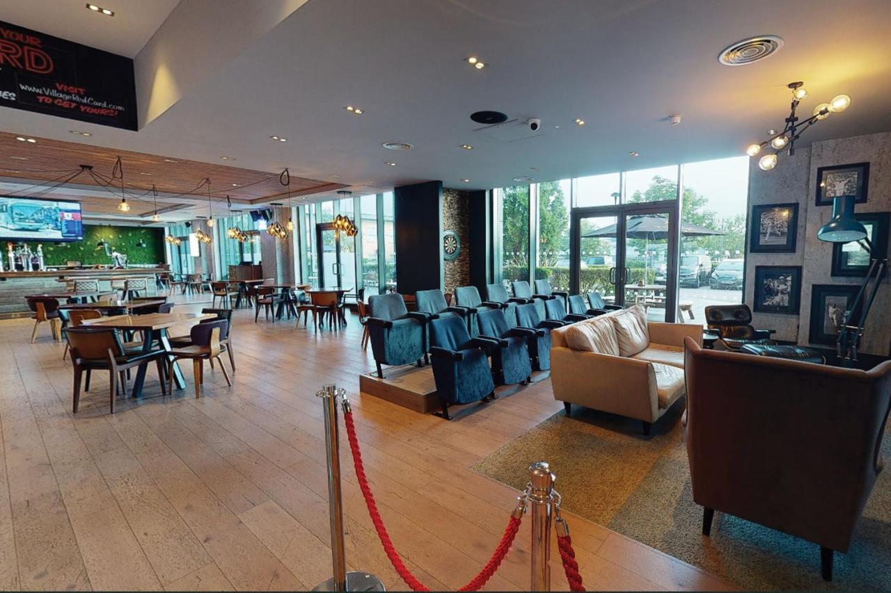 Village Hotel Solihull Exterior foto